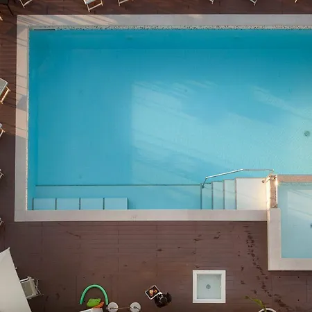 Tropical 3*