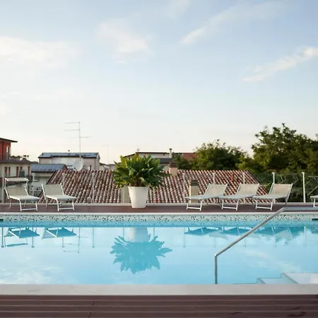 Tropical Szálloda 3*