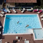 Отель Tropical 3*
