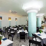 Tropical Отель