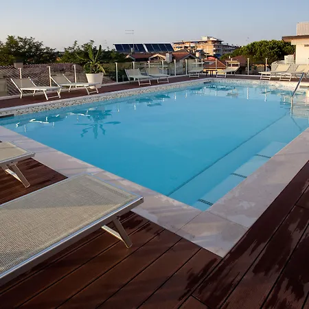 Tropical 3*