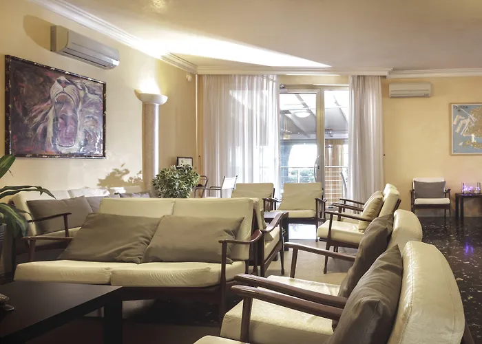 Отель Tropical Лидо-ди-Езоло